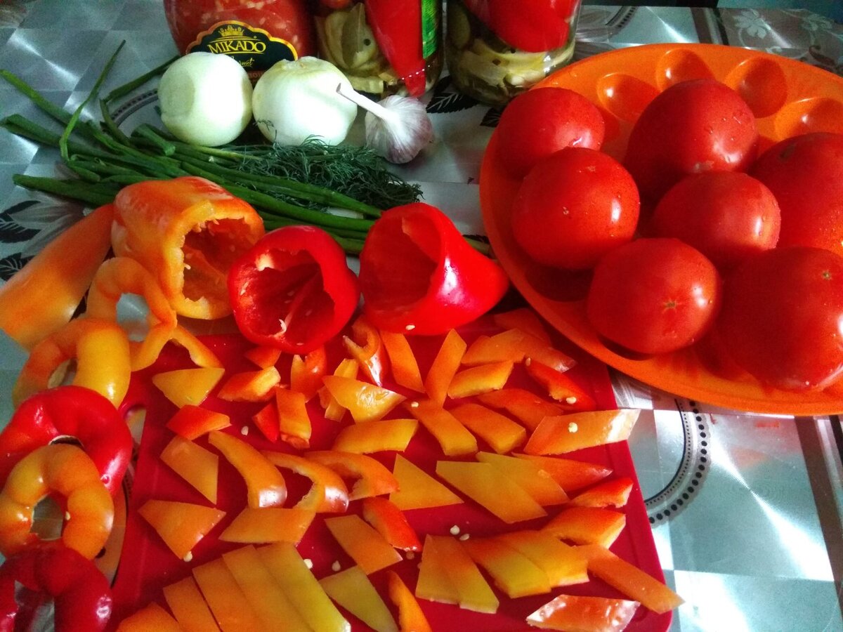 постоянные ингредиенты плюс рис, баклажан или фасоль