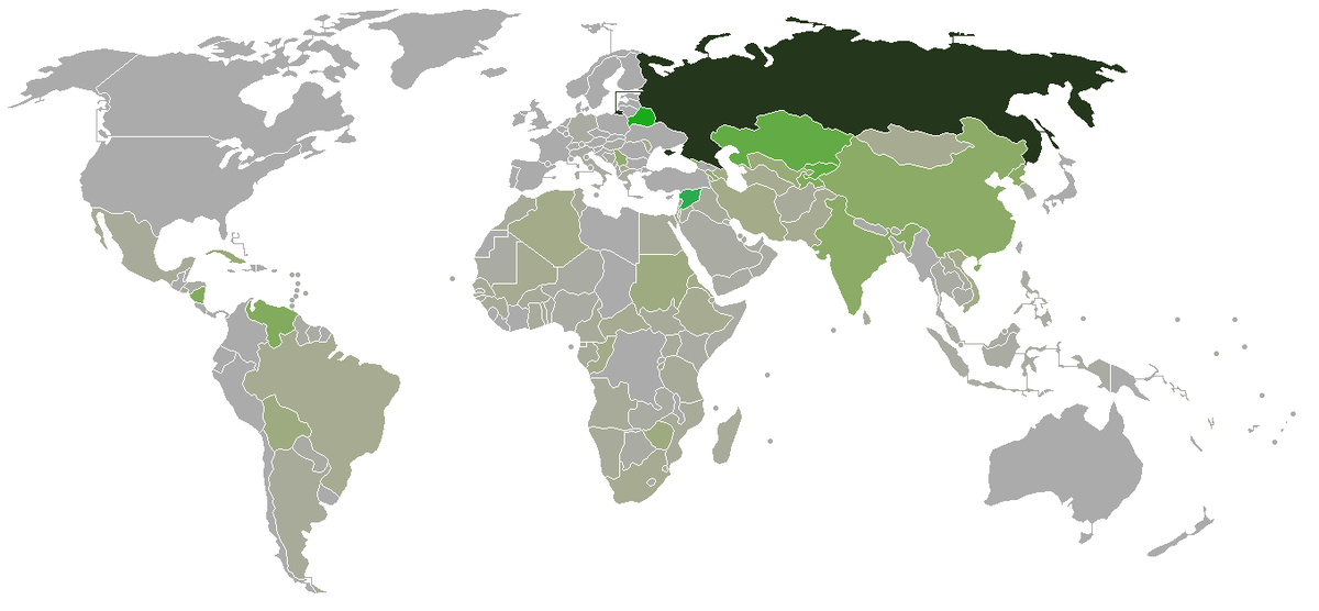 Чем ярче и зеленее цвет, тем больше лояльности к России. Тёмный цвет – Россия. 