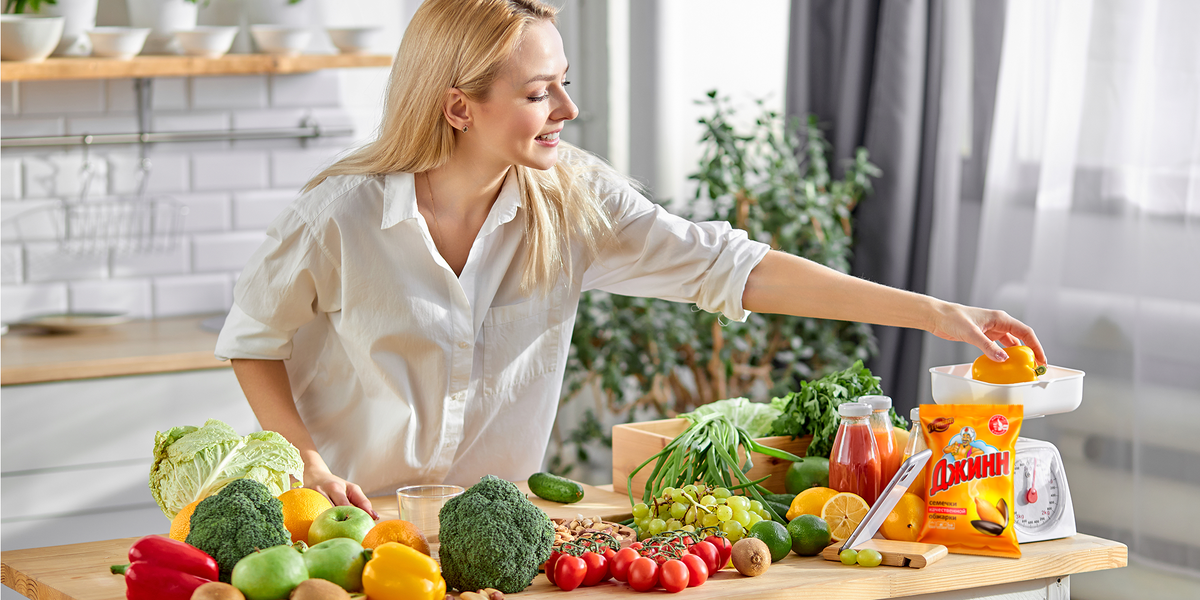 Девушка с овощами и семечками Джинн