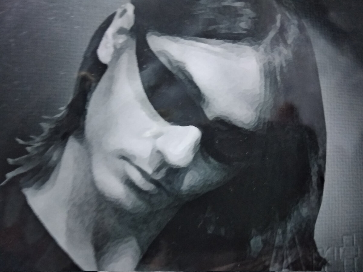 Мой старший сын, он кстати очень похож на отца моей мамы, которого самого пленного от которого в 43 родилась моя бабушка