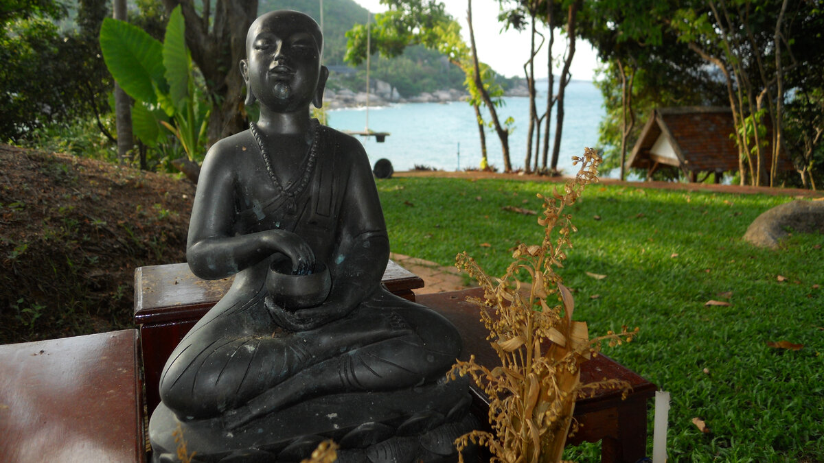 Место для медитаций, с видом на пляж и бухту Samui Yacht Club, Koh Samui