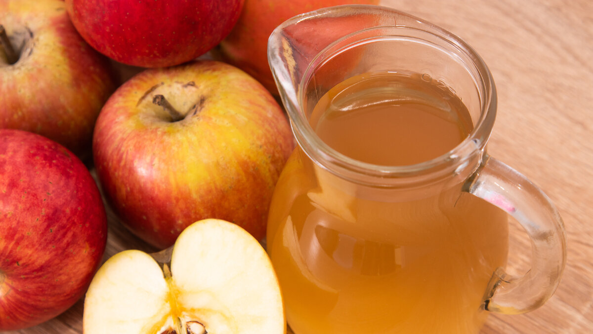 Как принимать яблочный уксус правильно для здоровья. Яблочный сок. Яблочный уксус. Яблочный сок фото. Яблочный уксус фото.