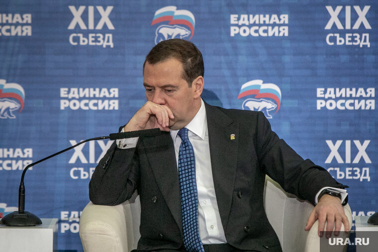    По информации, указанной в базе МВД Украины, в качестве меры пресечения для Медведева избрано содержание под стражей