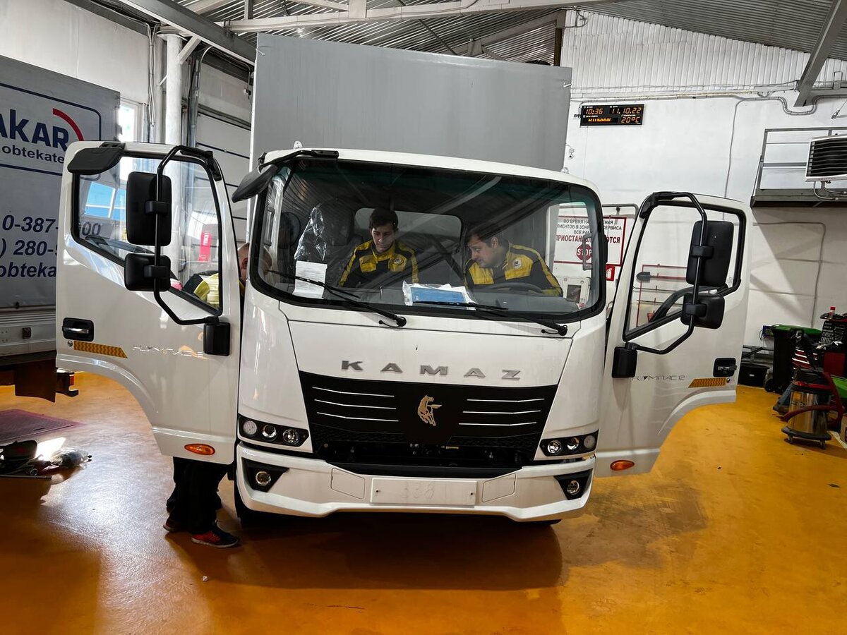 КАМАЗ Компас на участке СТО АИ Сервис. 