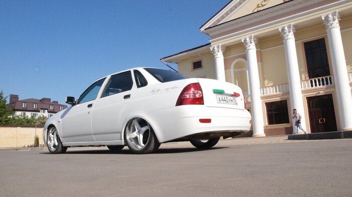 Говорят, что дизайн кузова Приоры делали в Италии/ Фото: drive2.ru