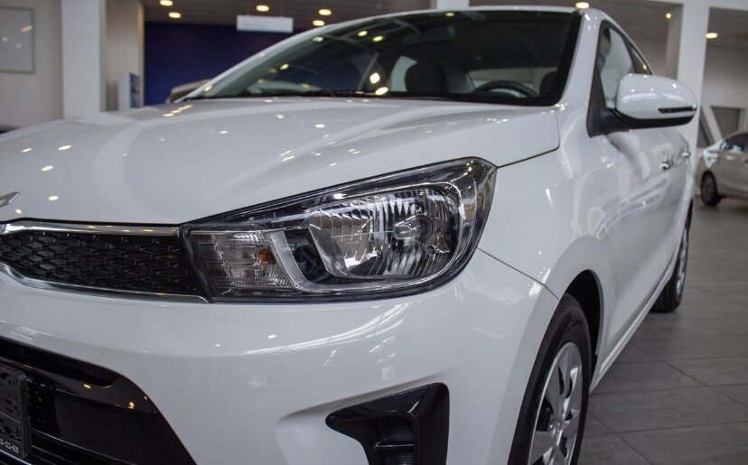 Kia Pegas - автомобиль сделаный в Китае для Арабского рынка, который продается теперь в России. 