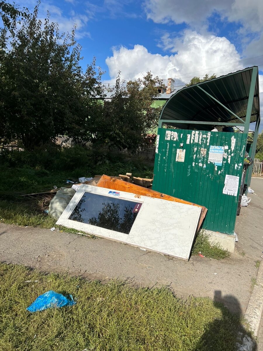 Контейнерная площадка на улице Коммунистическая, 5. Полевской