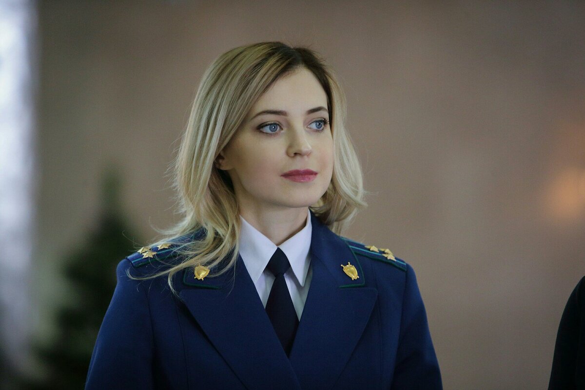 https://i.imgur.com/FCdRziD.jpg     Бывший прокурор Крыма - Наталья Поклонская, хороша, не правда ли?