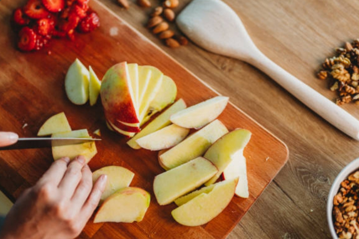Нарезанное яблоко