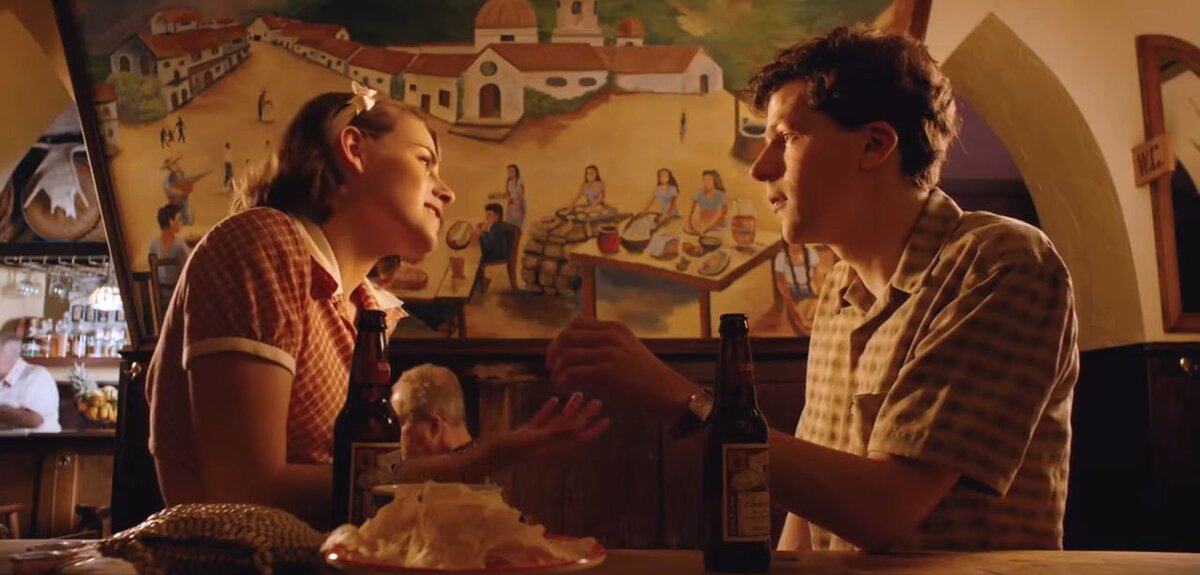 Кристен Стюарт и Джесси Айзенберг. Скриншот кадра "Светская жизнь" (2016). Режиссер и сценарист Вуди Аллен