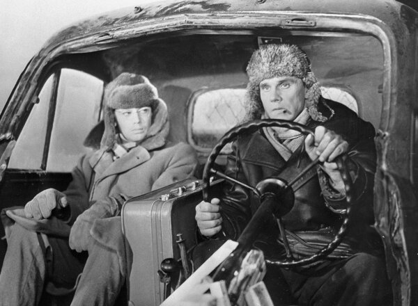 Александр Демьяненко (слева), Георгий Юматов (справа)