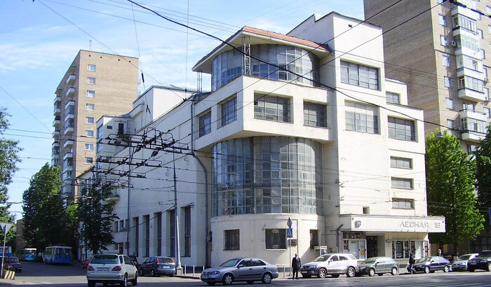 Zuev Workers' Club (Дом культуры имени С.М.Зуева), by Ilya Golosov (1926-1928). 