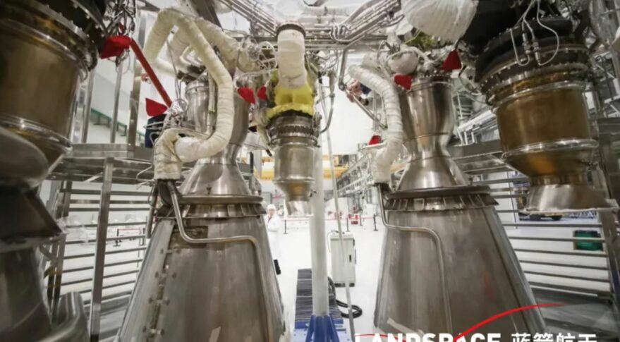 Сборка четырех двигателей Tanque-12 на метане для  ракеты Жук-2. 