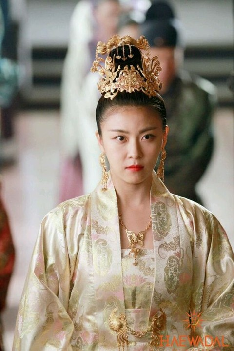 Ха Джин Вон в роли императрицы Юань