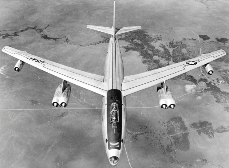 Американский самолёт-фотошпион RB-47