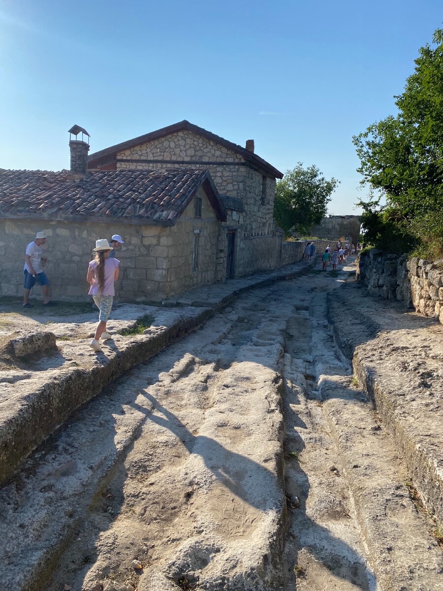 Чуфут Кале в Крыму. Место, где побывали все российские императоры. История в 1600 лет