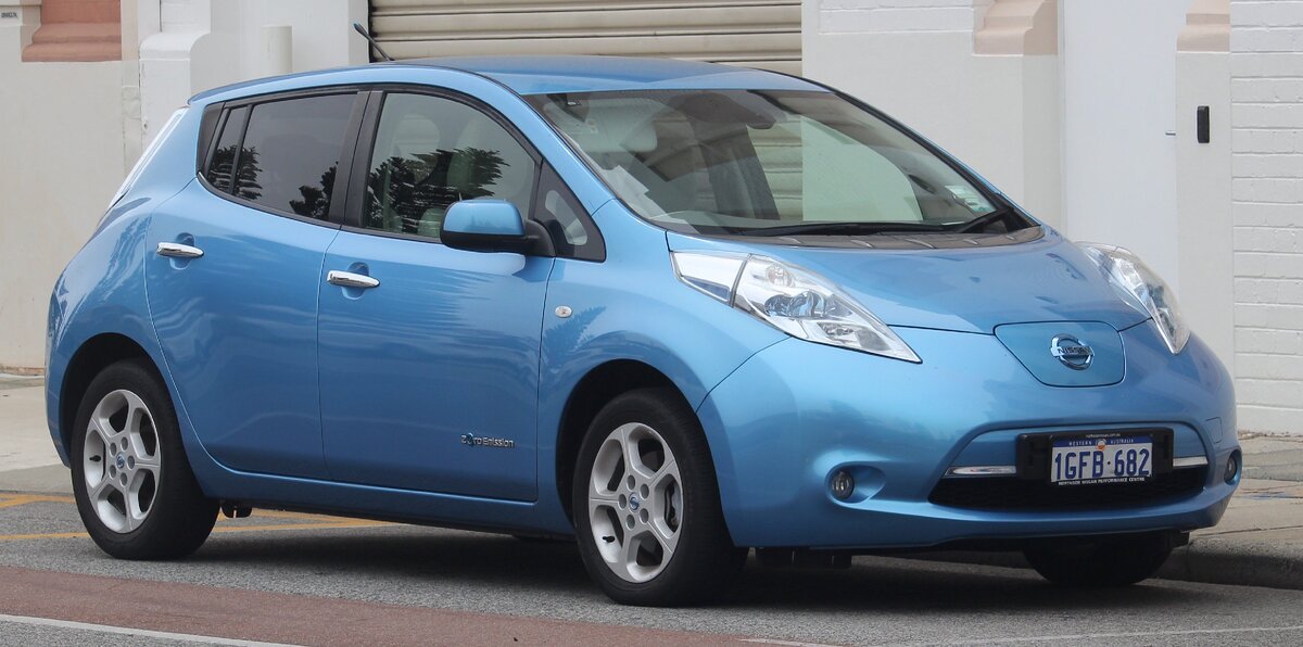 Вот он красавчик, Nissan Leaf