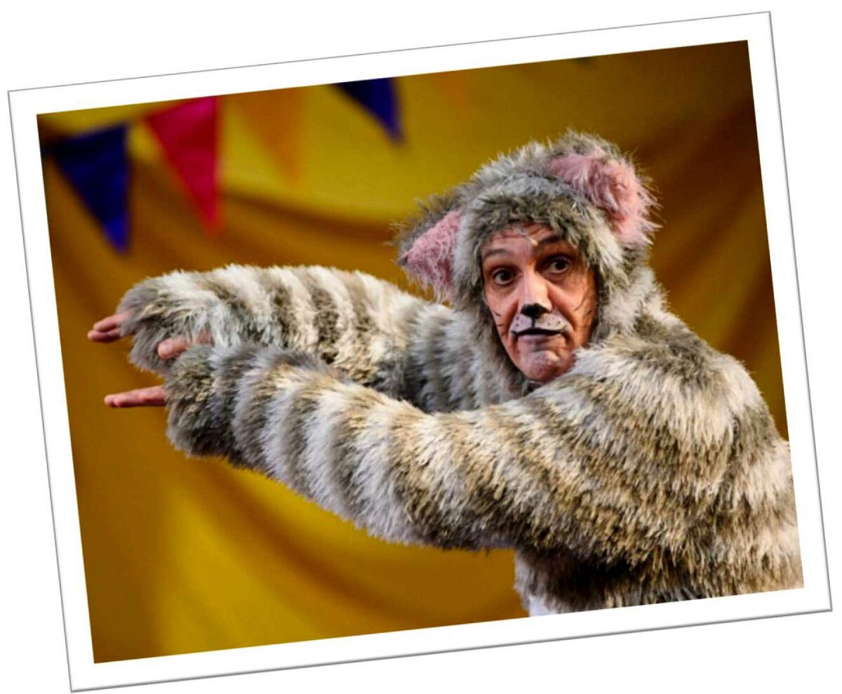 Фото с сайта https://teatr-teatr.com/