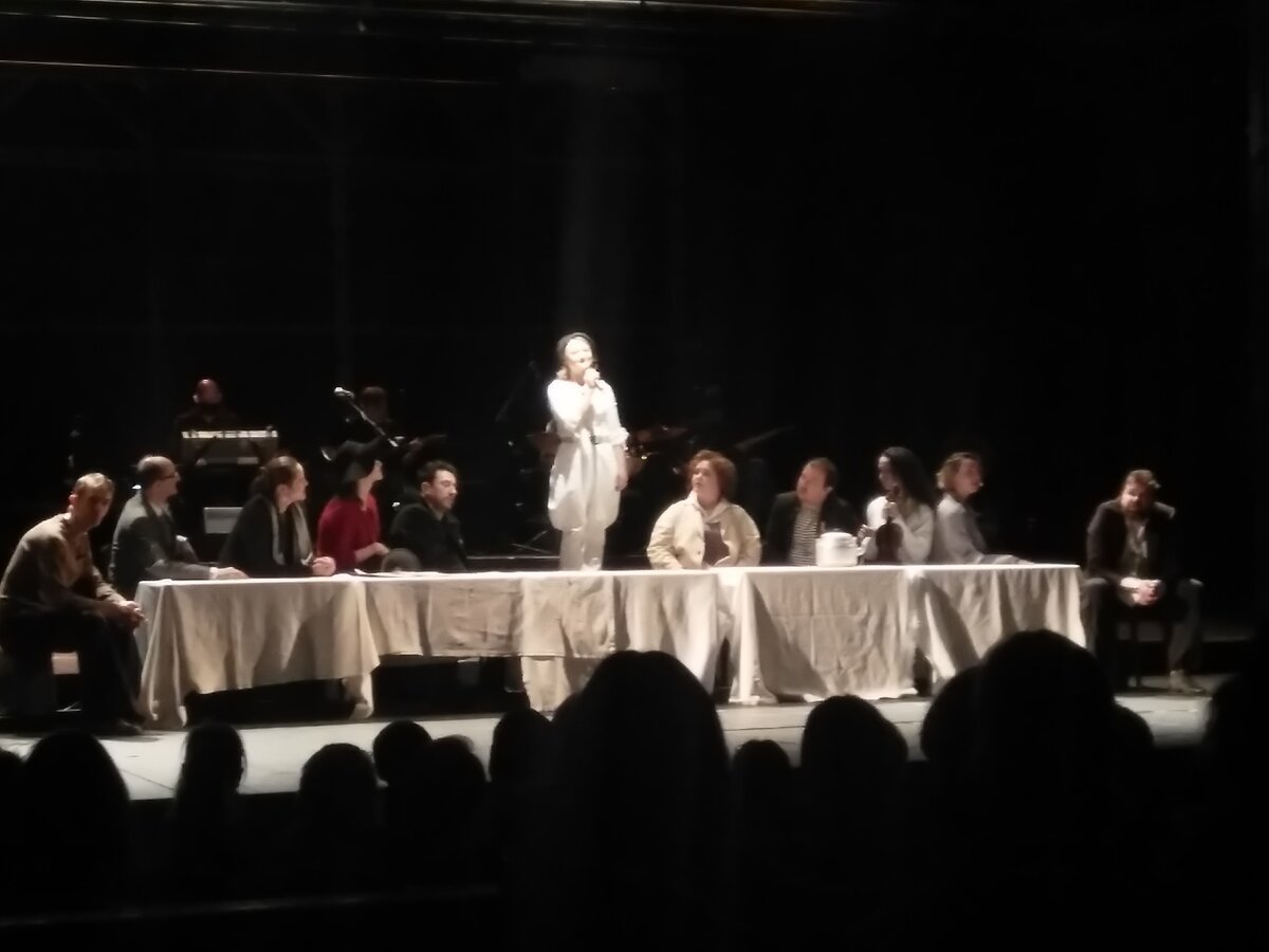 Спектакль Романа Смирнова "Хвост всему голова". Фото автора, 2021 г.