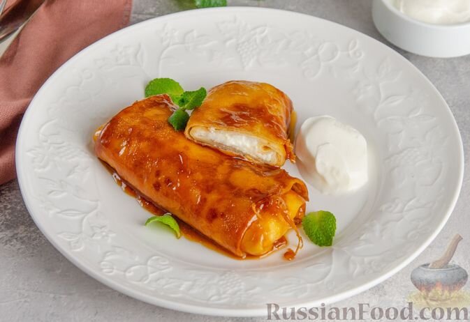 молоко, мука, яйца, сахар, соль, творог, сметана, масло растительное, масло сливочное