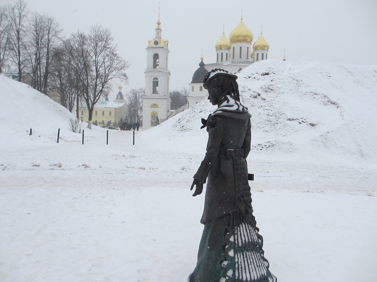 Памятник в Дмитрове. Cнято автором поста