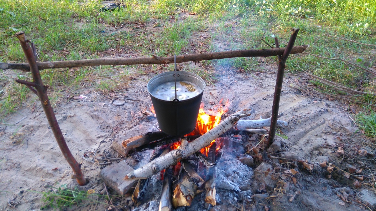 Самая вкусная уха-на берегу реки