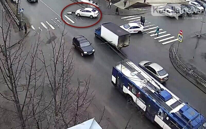 Дтп куйбышева. В Петрозаводске на Варкауса сбили человека на пешеходном переходе.