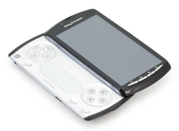 Sony Ericsson Xperia Play. Изображение взято с ixbt.com