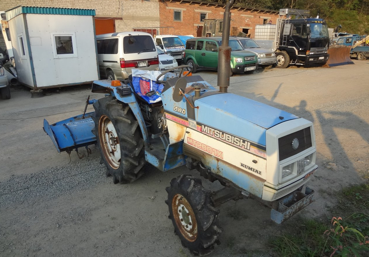 Mitsubishi mt. Трактор Mitsubishi mt24. Mitsubishi MT 2001 tractor. Трактор Мицубиси МТ 18. Митсубиси МТ 2001d.