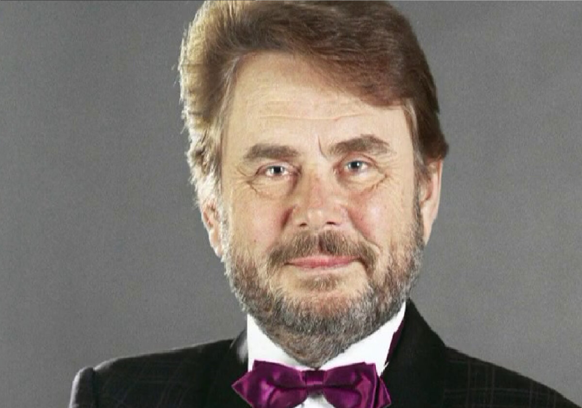 Березин, Сергей Владимирович - композитор, певец, художественный руководитель ансамбля "Пламя", автор песни "Снег кружится". Годы жизни: 1937-2019