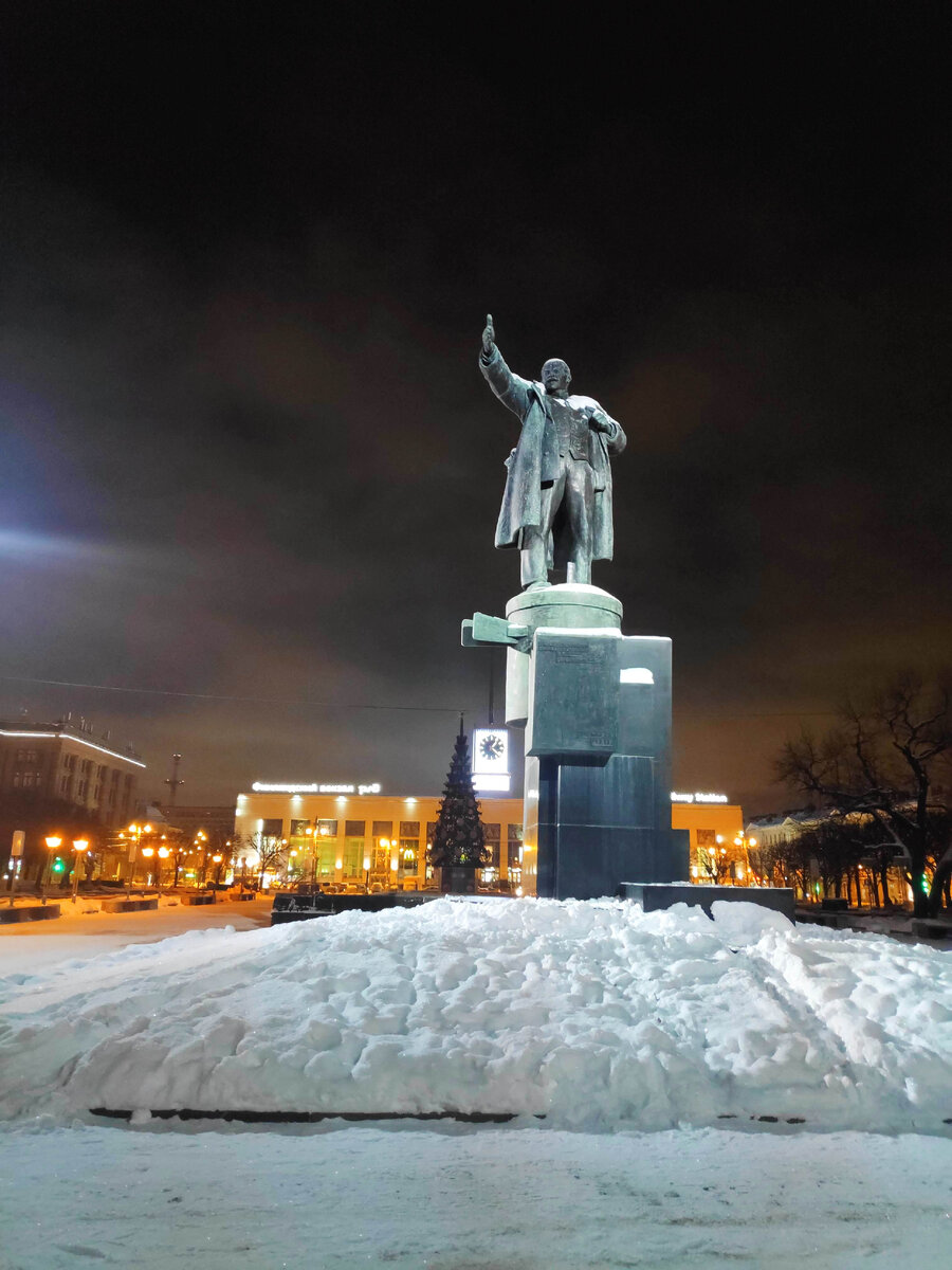 Листайте вправо
