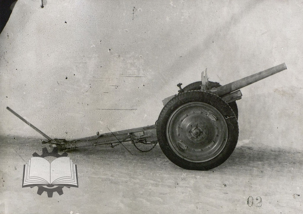 Модернизированная полковая пушка на испытаниях, февраль 1942 года.