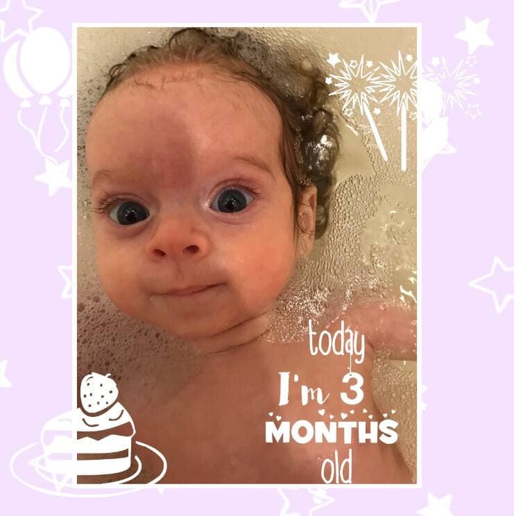 Фото сделано в специальном приложении Baby Story