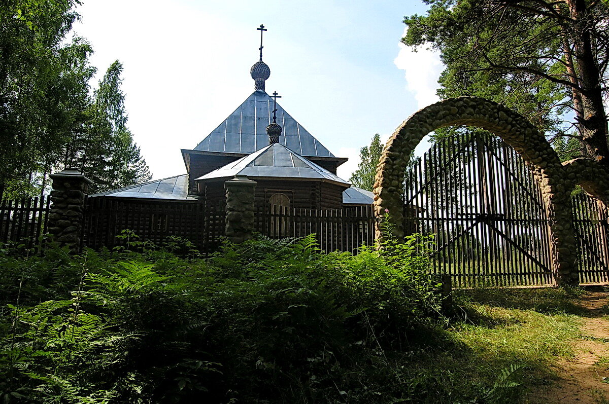 Едем на Тервеничи, где расположен совсем молодой, основанный совсем недавно по нынешним меркам Покрово-Тервенический женский монастырь.-2
