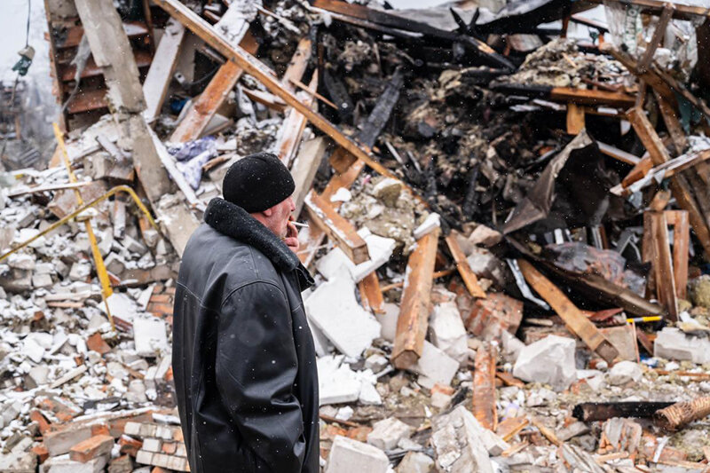 Сколько погибло украинцев на сегодняшний день официально. Мародерство на Украине сейчас. Жертвы мирных жителей на Украине 2022.