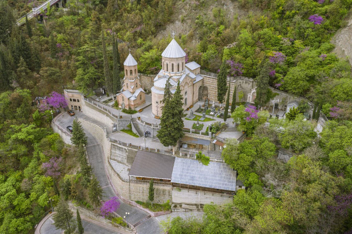 гора мтацминда в тбилиси