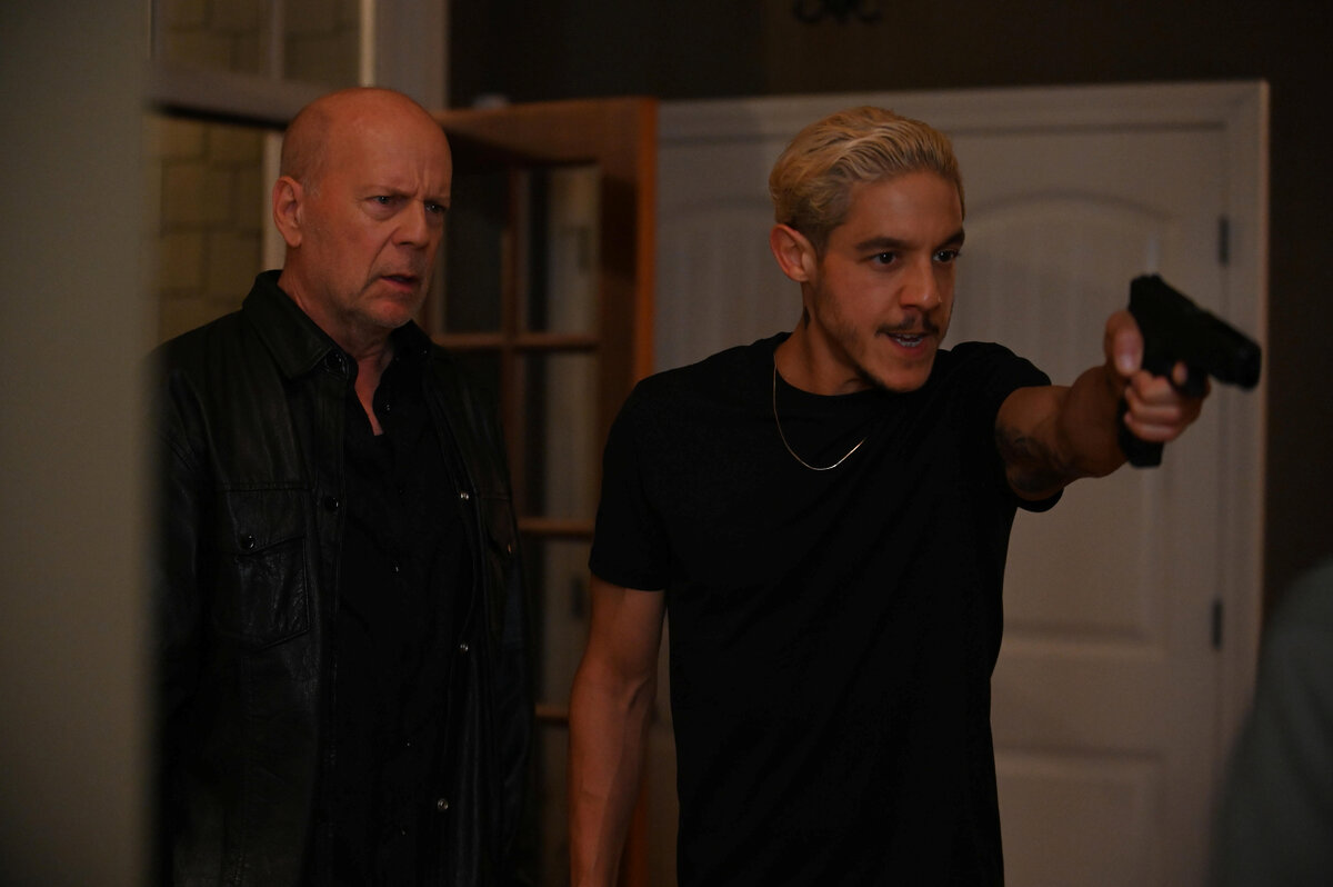 Всем стоять! Работает не полиция!