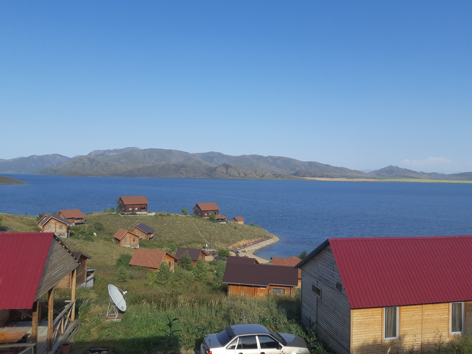Петропавловское водохранилище казахстан на сегодня. Веселый Роджер Бухтарма. Бухтарминское водохранилище