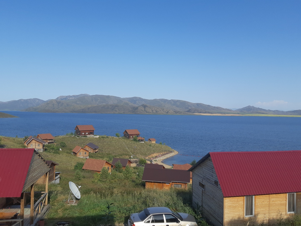 Казахстан петропавловское водохранилище сегодня. Веселый Роджер Бухтарма. Бухтарминское водохранилище.