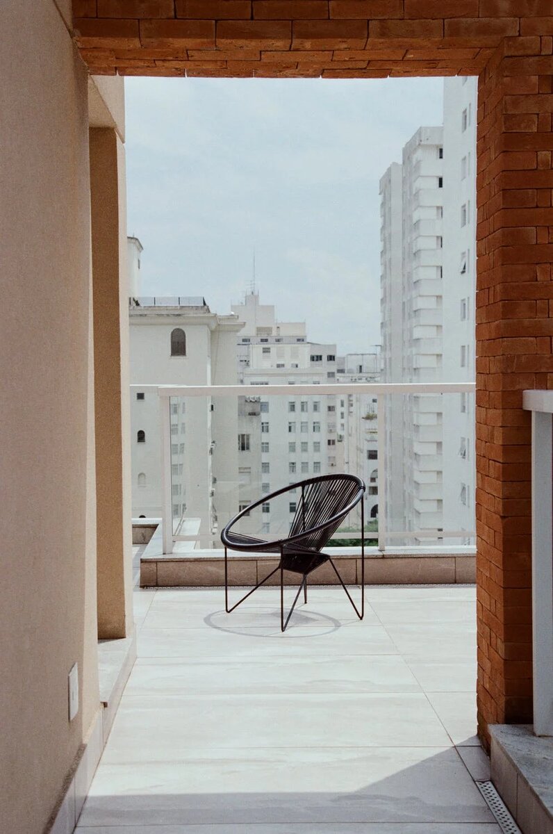 Новостройки

Ремонт с отделкой white box
«Я за то, чтобы делать его самостоятельно. Со своей строительной бригадой, дизайнером, рабочими и пониманием, чего ты хочешь. В ремонте важны скрытые инженерные работы — и эти этапы нужно контролировать, понимать, из каких материалов и как это сделано»