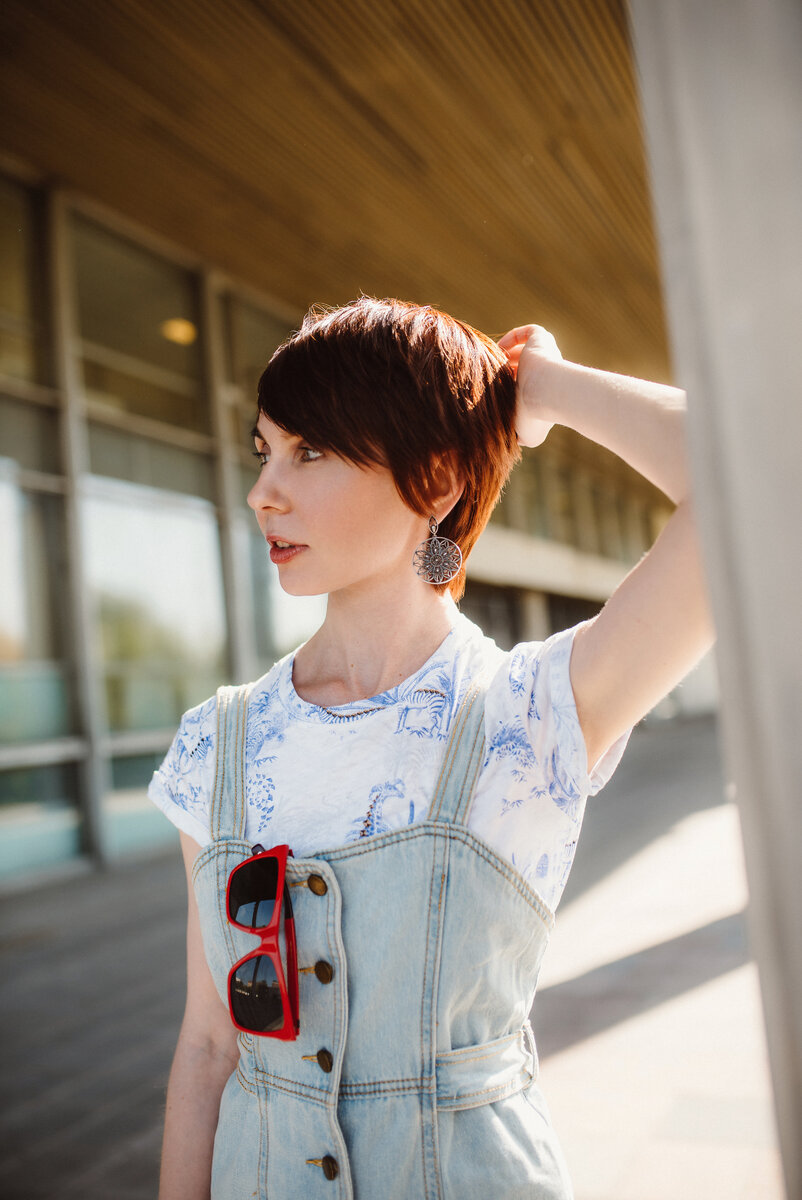 Меркурий делает несколько аспектов. Создает путаницу и туман, в квадрате с Нептуном, одновременно наделяя ясностью и конкретикой, в тригоне с Сатурном! Интересное время в плане диалогов, мышления и общения!