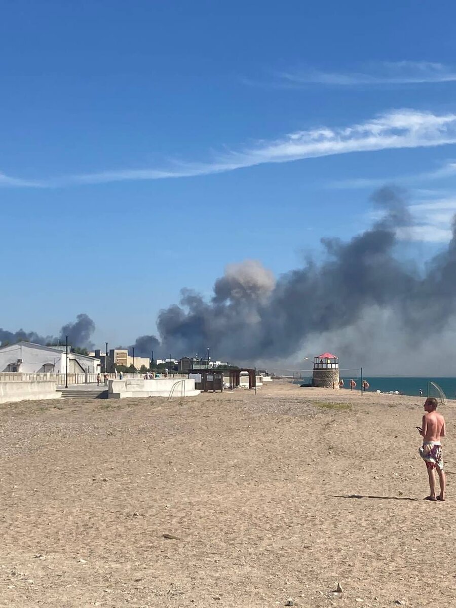 Ракетные удары по крыму сегодня последние новости. Взрыв в Новофедоровке 9 августа 2022. Аэродром Новофедоровка Крым взрыв. Крым Новофедоровка взрыв 09.08.2022. Новофёдоровка (Сакский район).