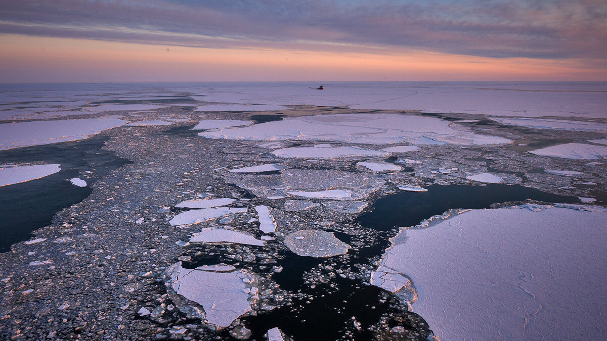    Закат на Баренцевом море© РИА Новости . Алексей Даничев