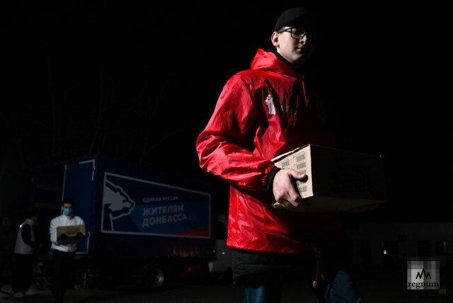    Гуманитарная помощь беженцам с Донбасса в ПВР «Аэлита» Александр Погожев © ИА REGNUM