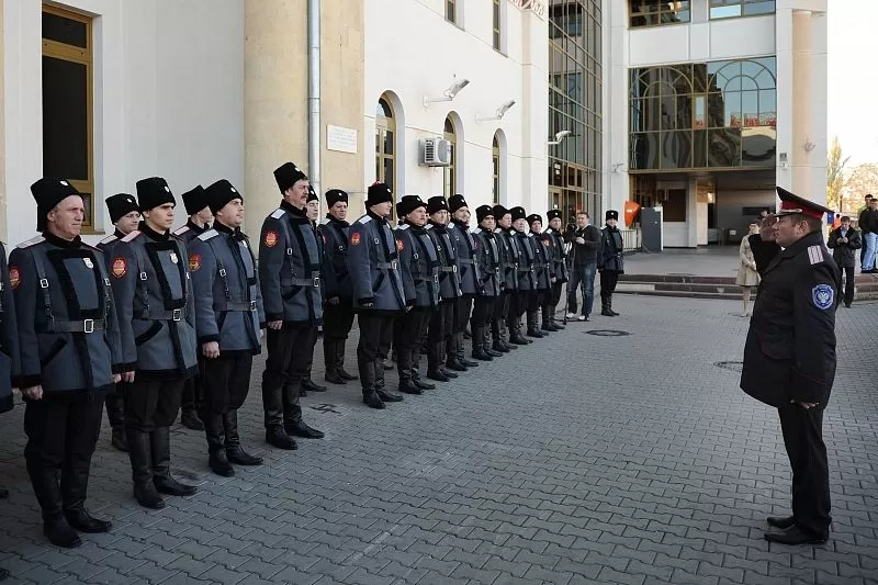 Казачьи дружины задействованы в охране общественного порядка, в том числе на транспорте, в мероприятиях по предупреждению и ликвидации чрезвычайных ситуаций. Фото: Михаил Ступин