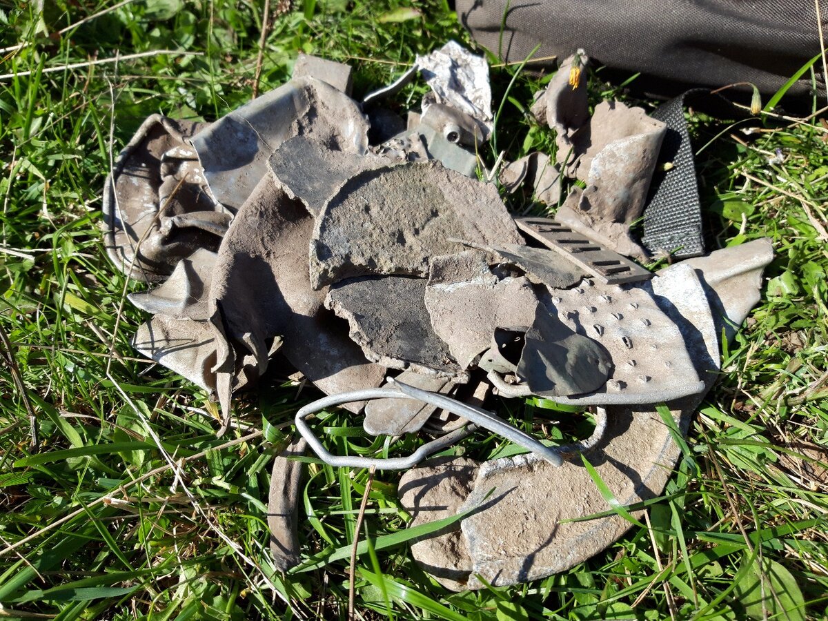 куски цветного металла.