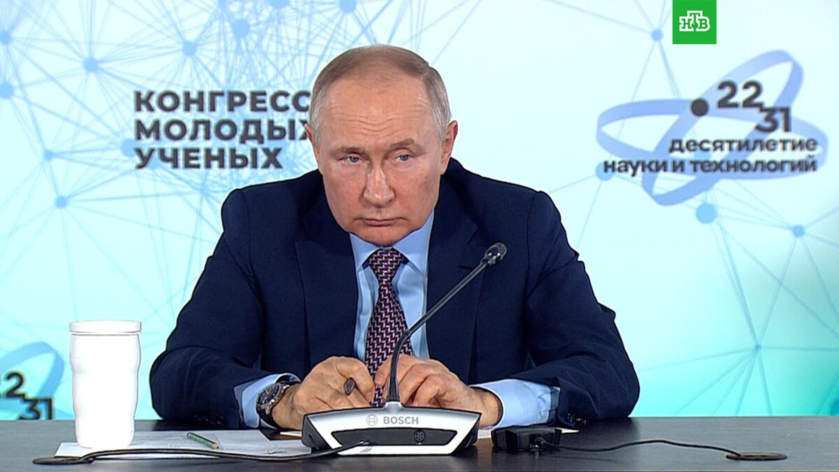    Путин: людям в новых регионах РФ нужно почувствовать преимущества от жизни в России