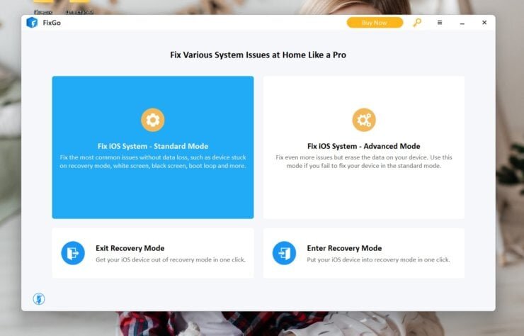    Приложение выглядит очень просто и состоит всего из четырех кнопок.