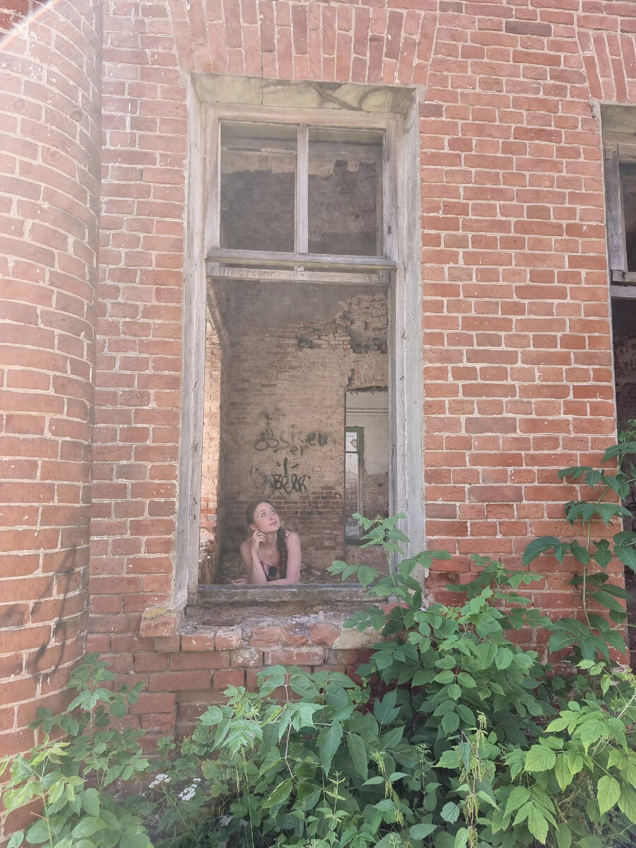 Окно в Усадьбе помещика Н.В, Деева