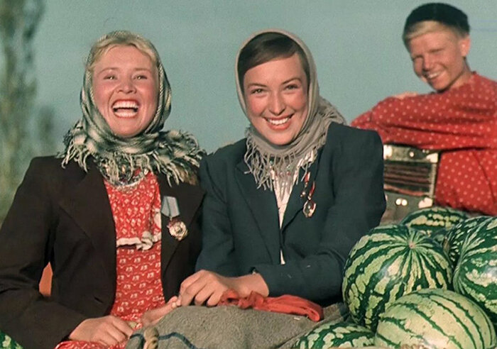 Фильм эпохи Сталина. "Кубанские казаки". 1949 г.